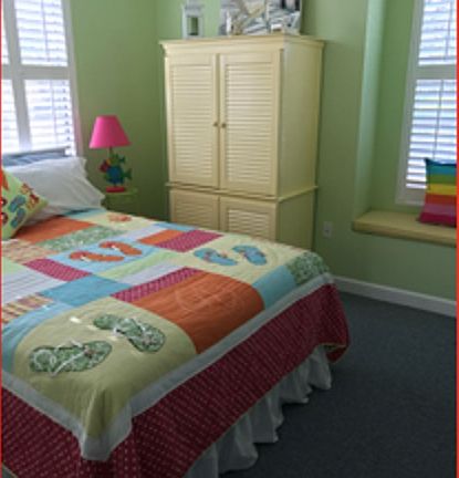 2nd Bedroom w/window seat