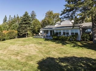 24 Factory Cove Rd, Boothbay Harbor, ME 04538