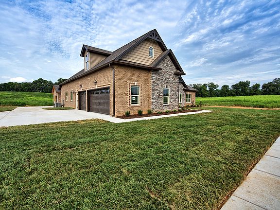 3rd image of 154 Hartley Dr