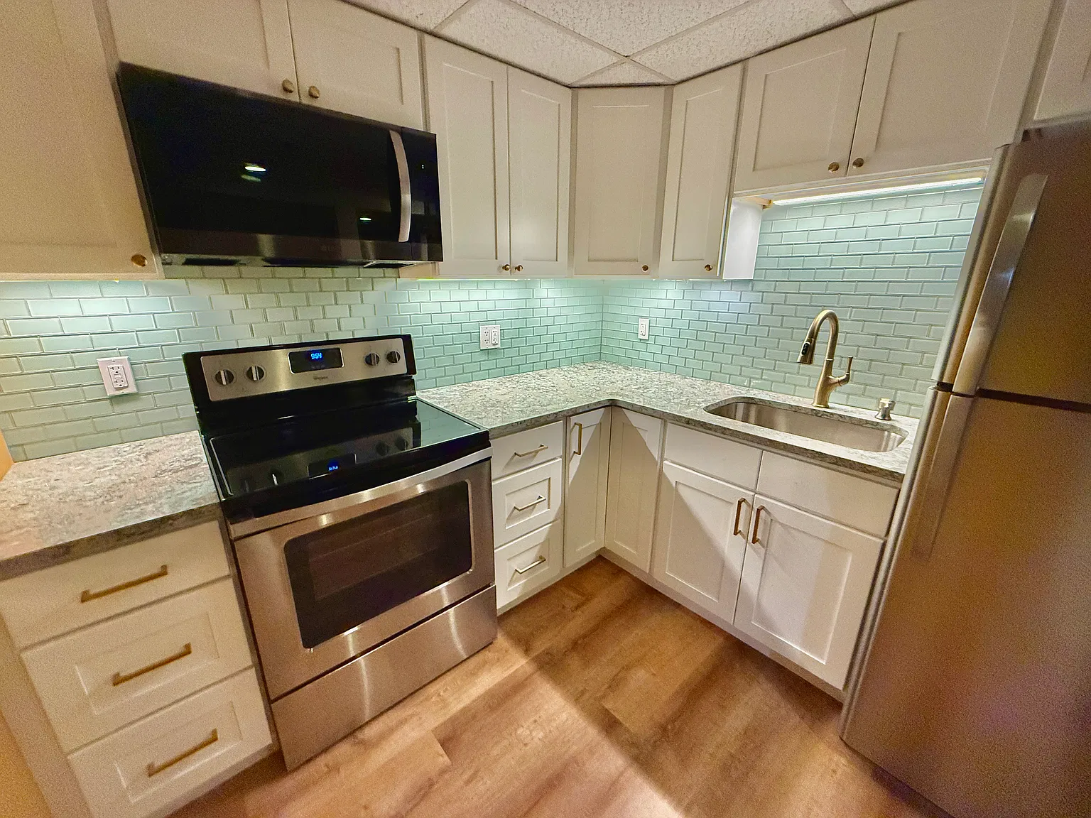 2 bed, 1250 sqft, $2,300 — Photo 3