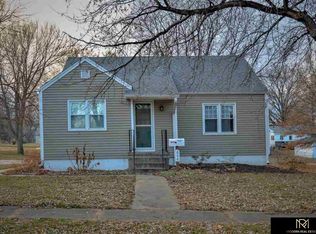 646 S Madison St, Papillion, NE 68046