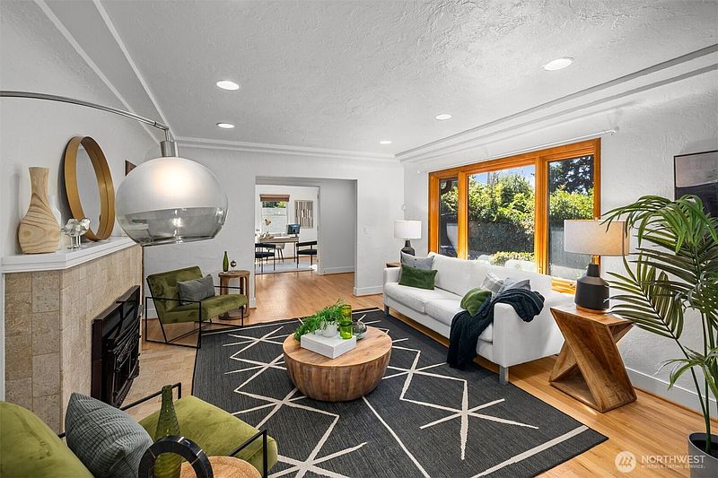 4th image of 15108 24th Avenue SW