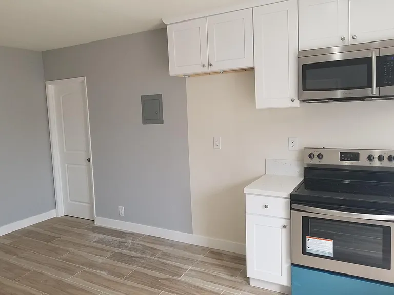 1537 W Woodcrest Ave #A — Photo 9