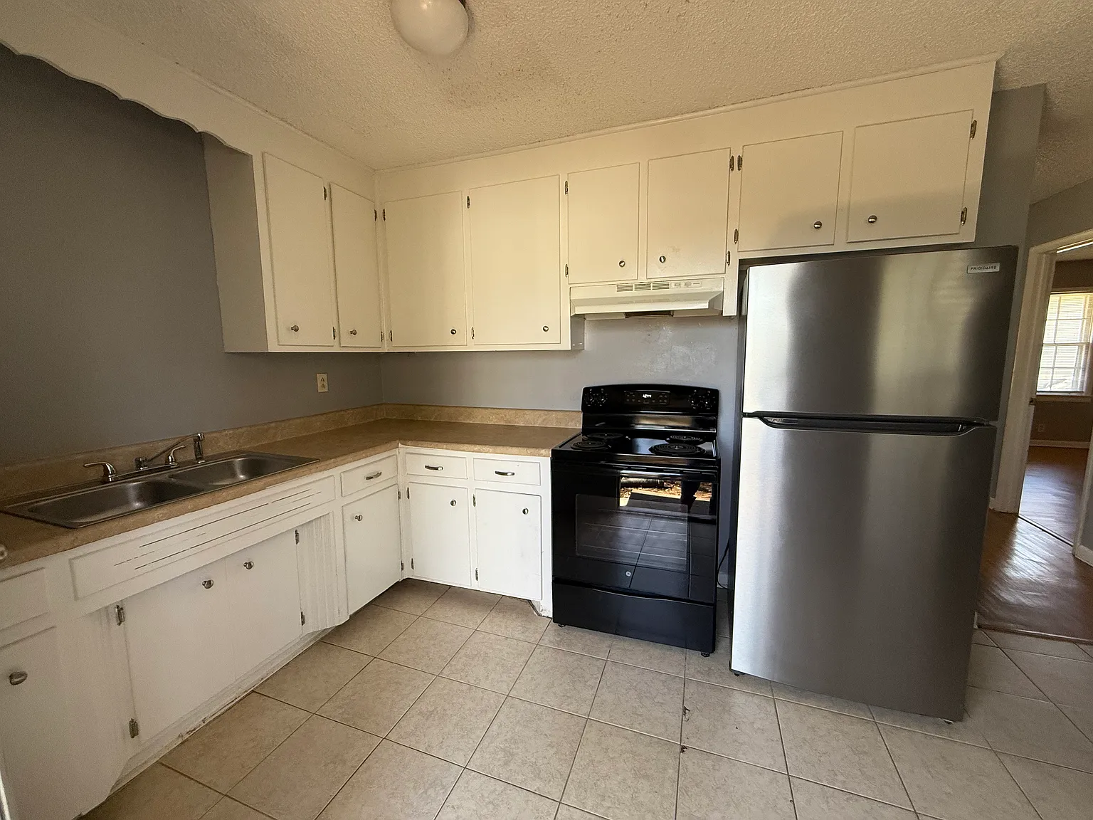 2 bed, 800 sqft, $1,100 — Photo 2