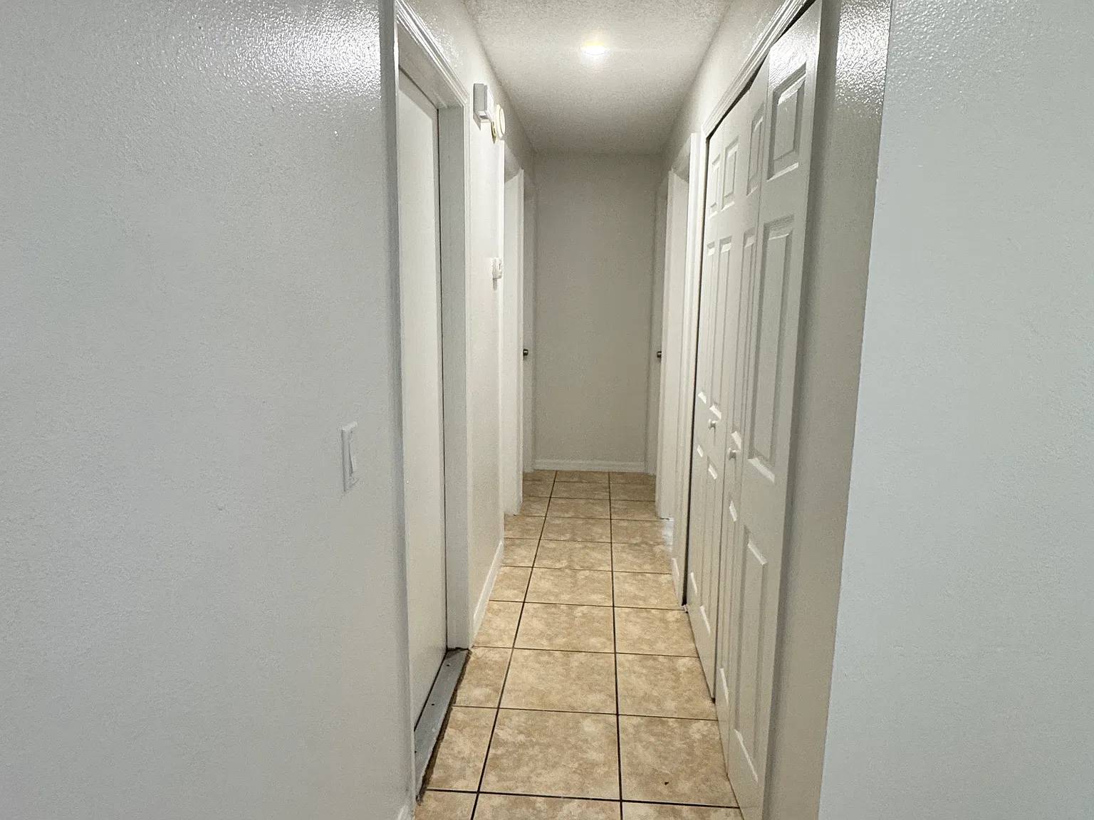 3 bed, 1223 sqft, $1,900 — Photo 4