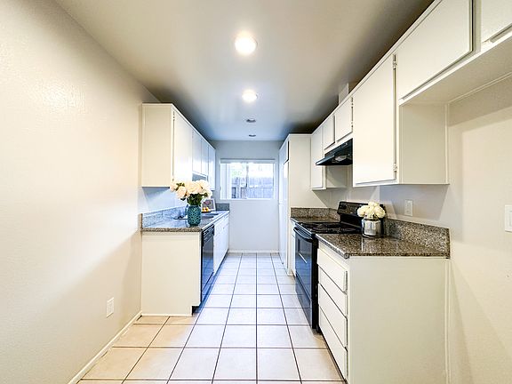 4th image of 1122 N Stoneman Ave #718-102