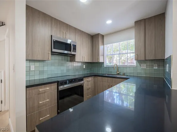 608 Tam O Shanter, Las Vegas, NV 89109