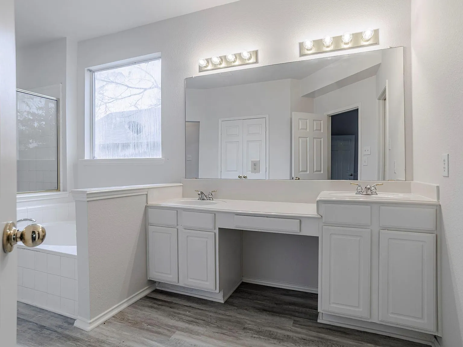 4 bed, 2764 sqft, $2,895 — Photo 4