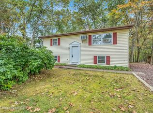 7 Sunrise Dr, Mountain Top, PA 18707
