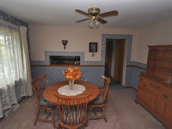 3rd image of 135 Cortland Ln