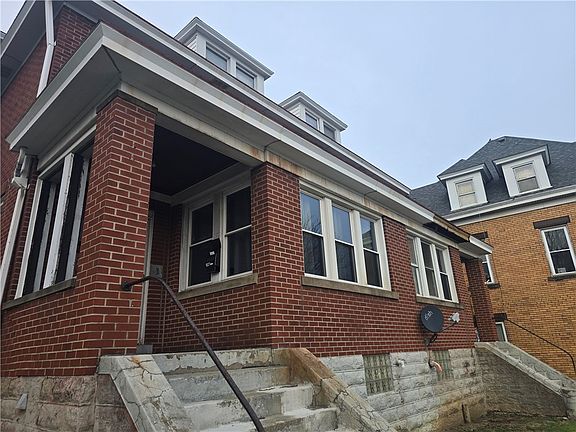 3rd image of 1029 Brownsville Rd