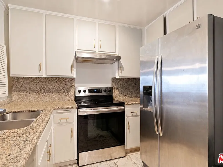 10751 Wilshire Blvd #1206 — Photo 3