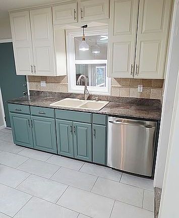 5th image of 215 N Bennett Blvd