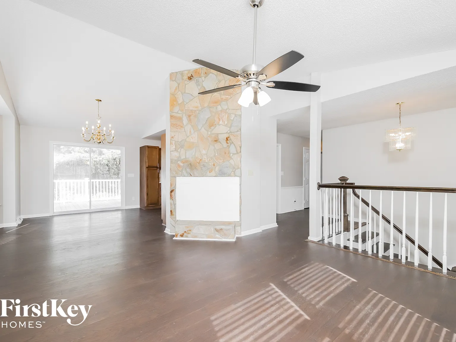 3 bed, 3.0 bath, 1988 sqft, $2,405 — Photo 2