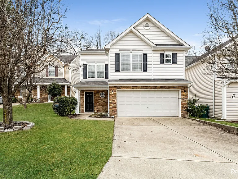 12 Grosbeak Ln — Photo 1