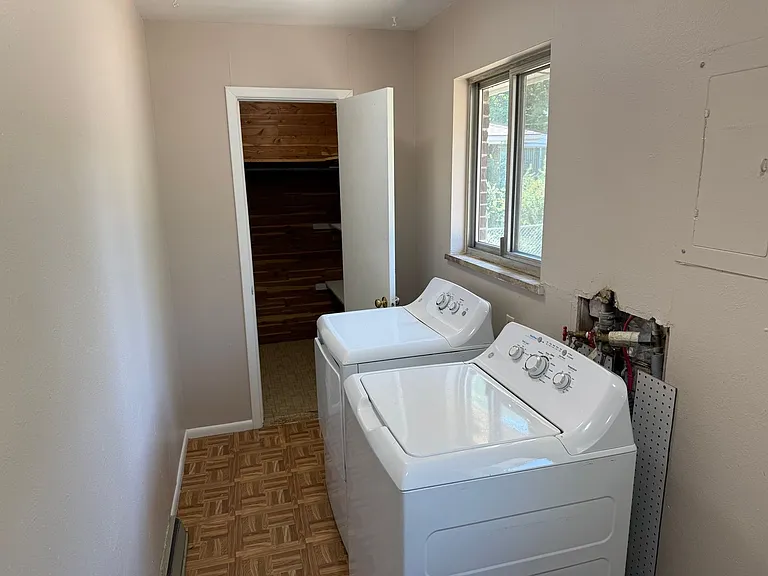 1575 S Marshall St — Photo 24