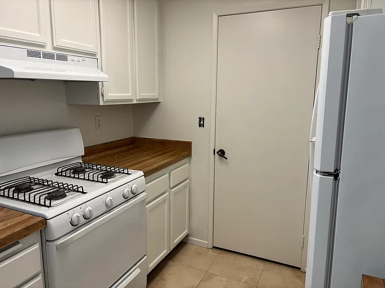 1095 Shadowridge Dr — Photo 5
