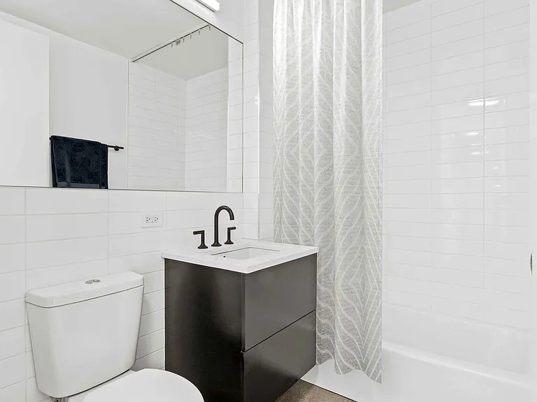 250 E Houston St #9D — Photo 7
