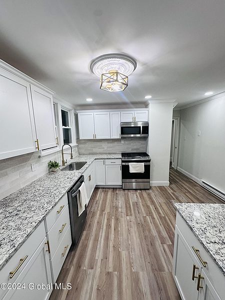 5th image of 1537 Richard Street