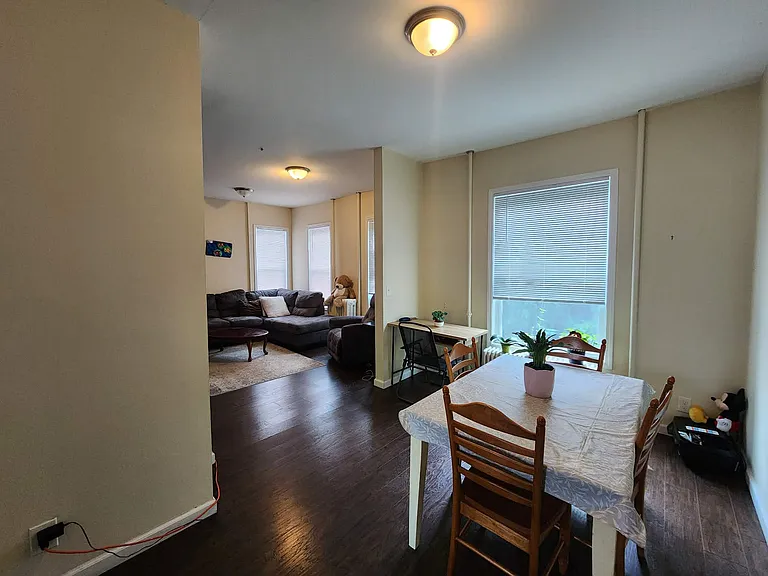 303 East Ave #1 — Photo 8