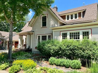 517 2nd St E, Northfield, MN 55057