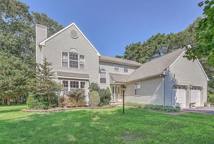 4 Mary Beth Ln photo 1