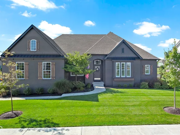 18271 Lake Winds Dr, Westfield, IN 46074