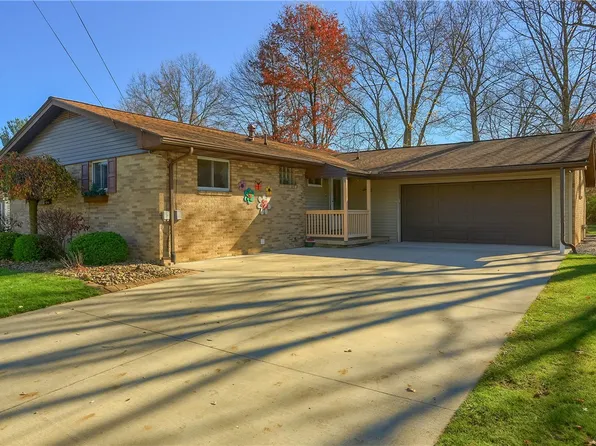 1825 Diana Ave, Hermitage, PA 16148