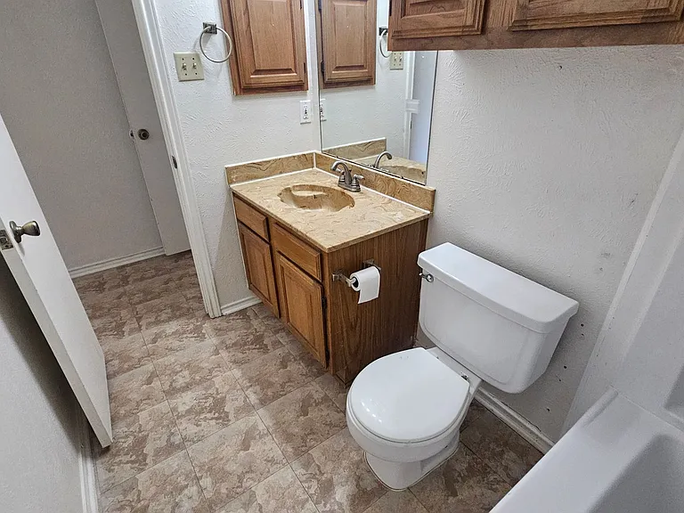 544 E Windsor Dr — Photo 28