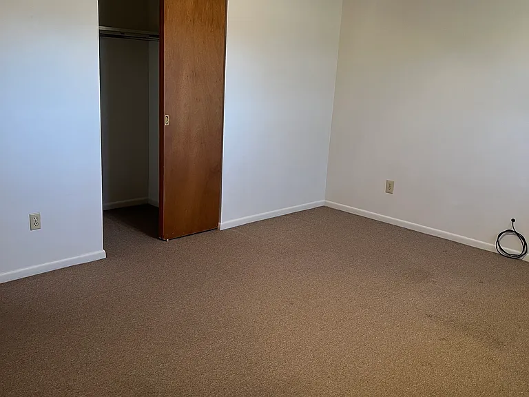 515 Greenfield Ln #B — Photo 21