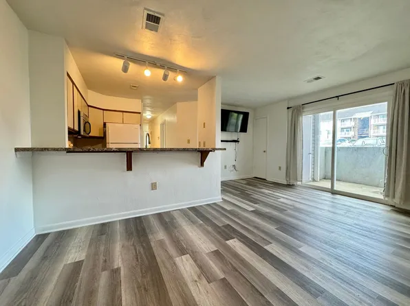 1206 University Ter APT D, Blacksburg, VA 24060
