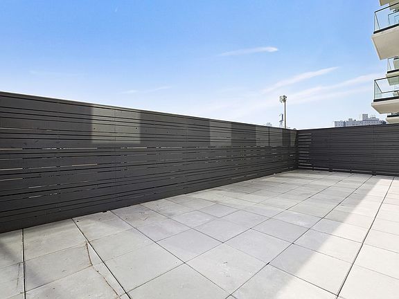 3rd image of 2218 Jackson Ave APT 309