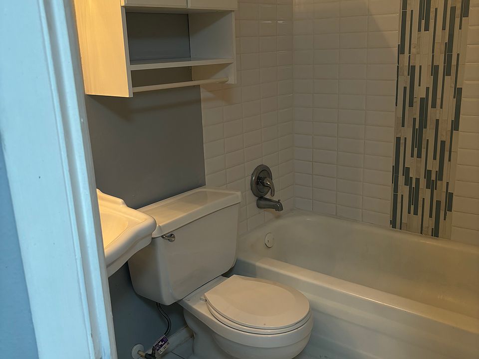 1st image of 6050 Village Cir #6050