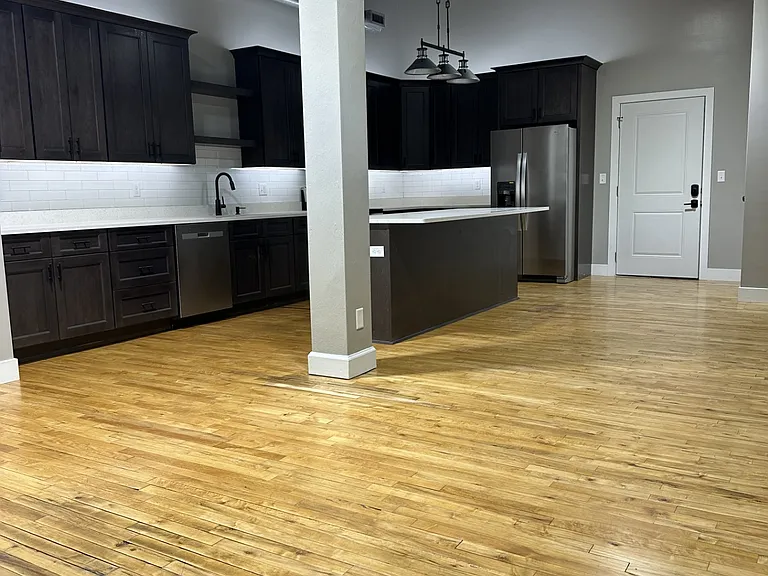 101-145 S Santa Fe Ave — Photo 15