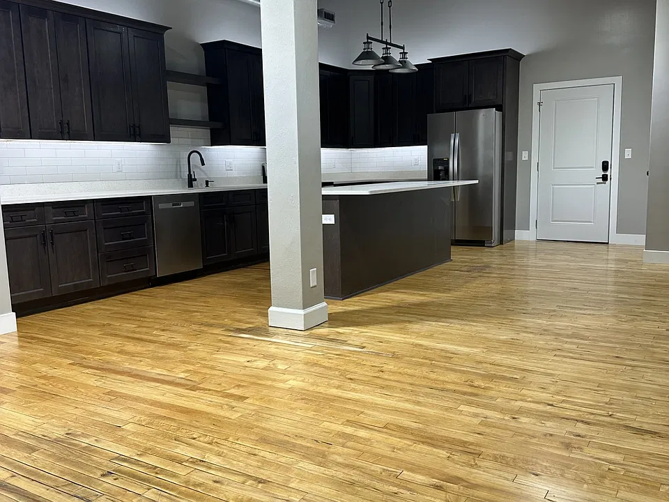 101-145 S Santa Fe Ave