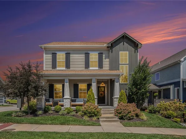 8806 NE 81st St, Kansas City, MO 64158
