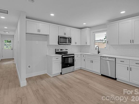 5th image of 520 E 2nd Ave