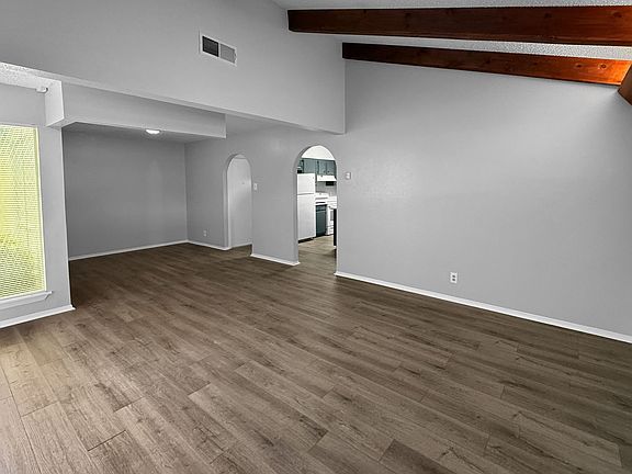 4th image of 4207 Bayliss St