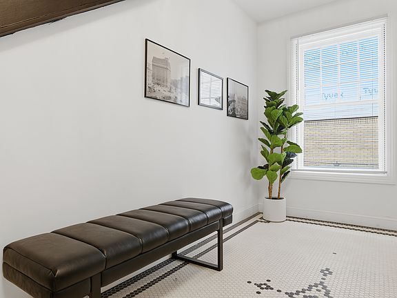5th image of 4635 John R St
