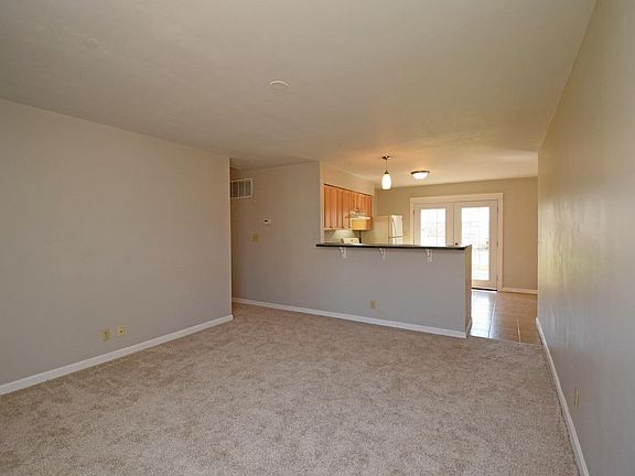 3rd image of 10826 Cragview Ct