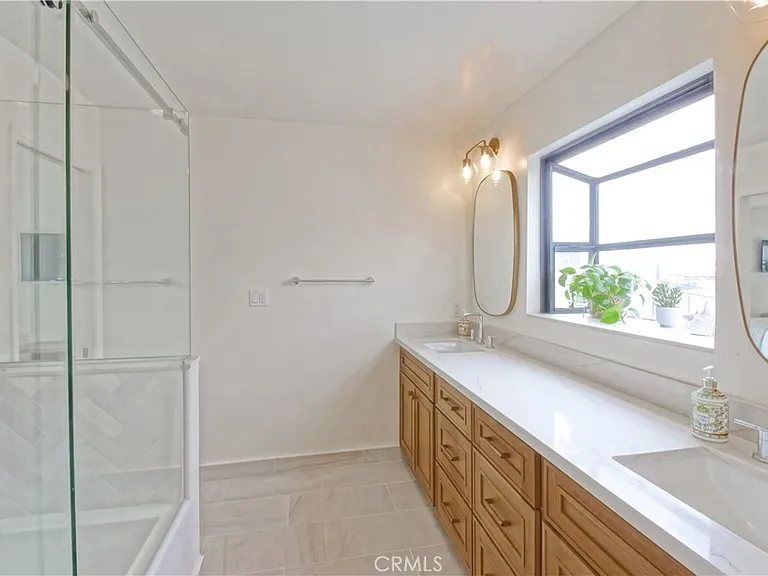 320 Marine Ave — Photo 44