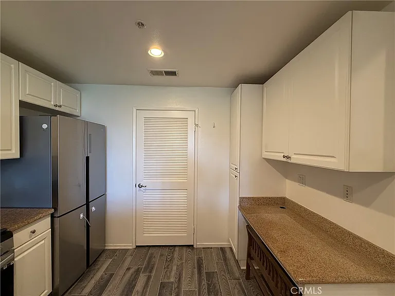 2250 Watermarke Pl — Photo 42