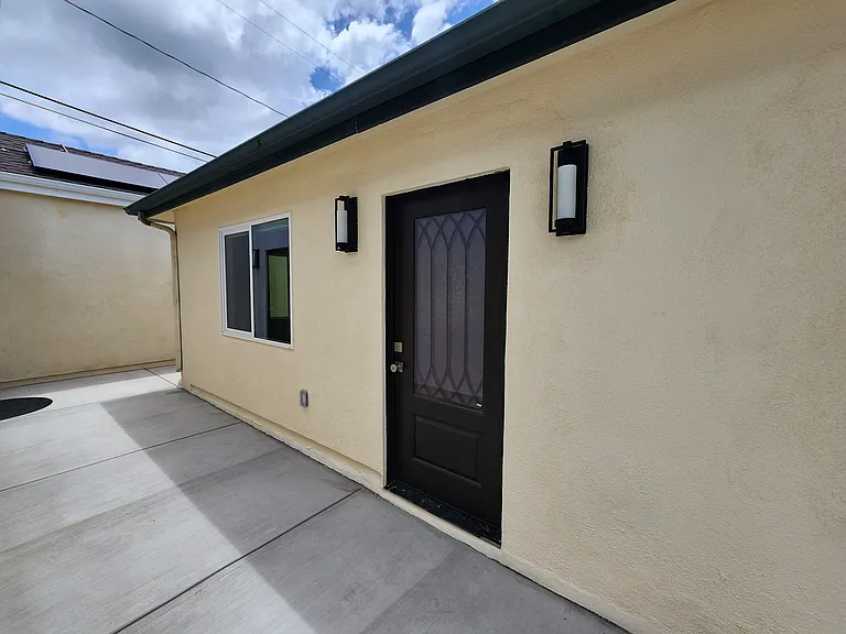 528 Amherst Dr — Photo 22