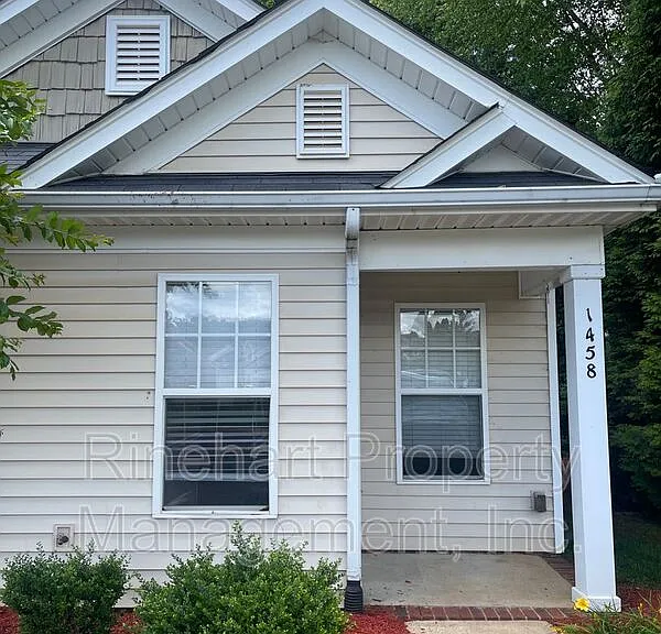 1458 Harpers Inlet Dr — Photo 1