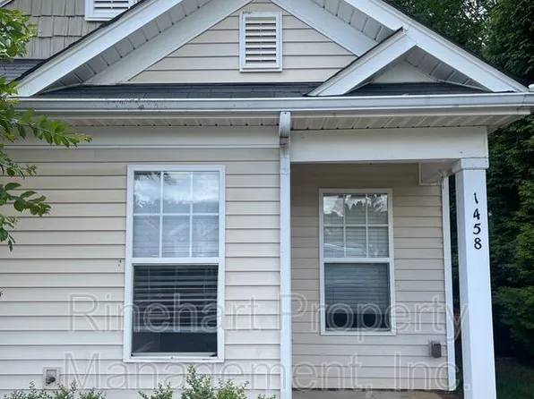 1458 Harpers Inlet Dr, Clover, SC 29710
