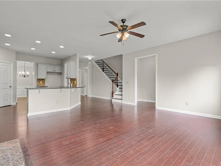 4940 Breezewood Cir — Photo 16