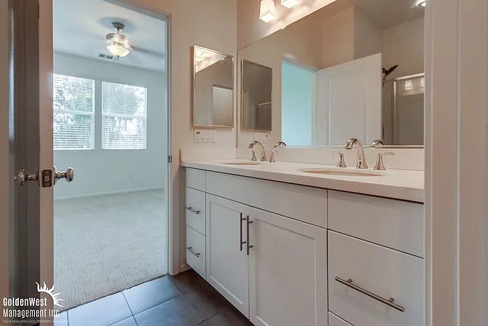 219 Antoni Gln #1208 — Photo 19