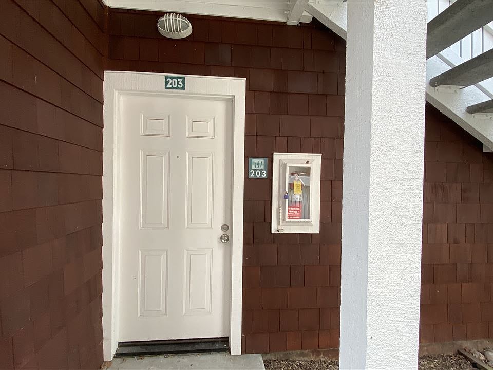 1st image of 203 Marina Lakes Dr