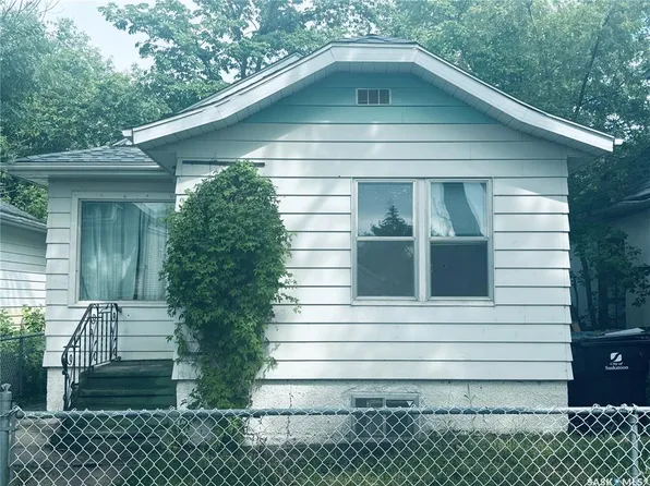 416 I AVENUE S, Saskatoon, SK S7M 1Y4
