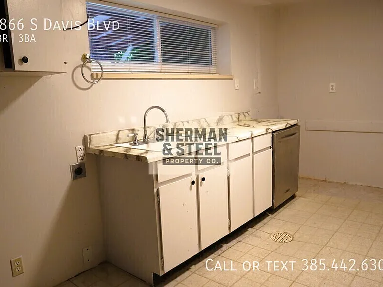 1866 S Davis Blvd — Photo 72